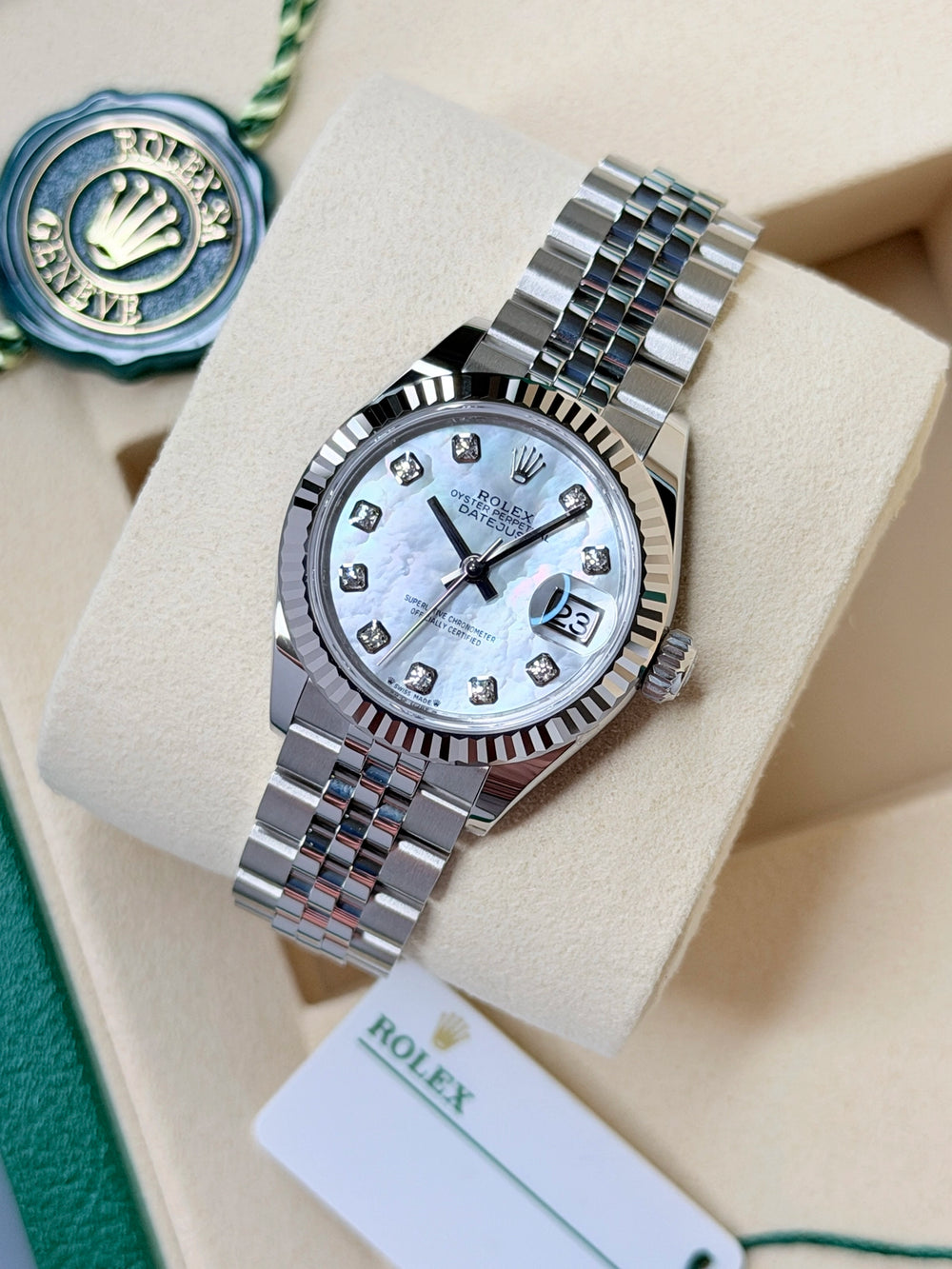 Rolex Lady Datejust 28 Mother of Pearl, Fluted, Jubilee 2026